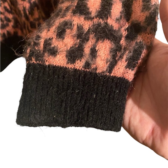 Essential Antwerp pink and black mohair leopard sweater - Picture 4 of 12